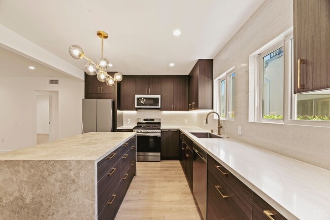 Photo - 751 N Alfred St Unit 751 1/2