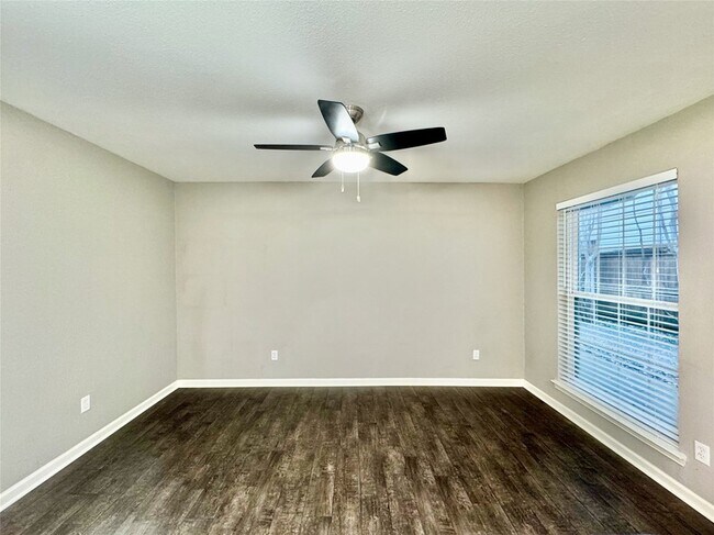 Photo - 4319 McKinney Ave Unidad 104