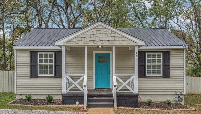 Building Photo - 206 Delaware Cir NW Rental