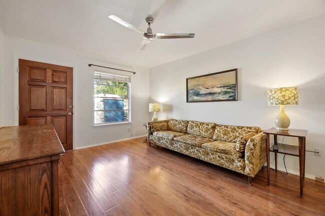 Photo - 2202 Towbridge Cir