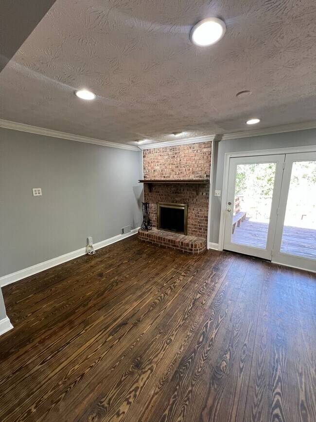 Photo - Huge 5 bedroom home in Lawrenceville NOW R...