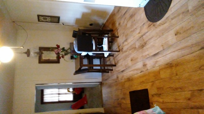 Photo - 30 N Trinity St