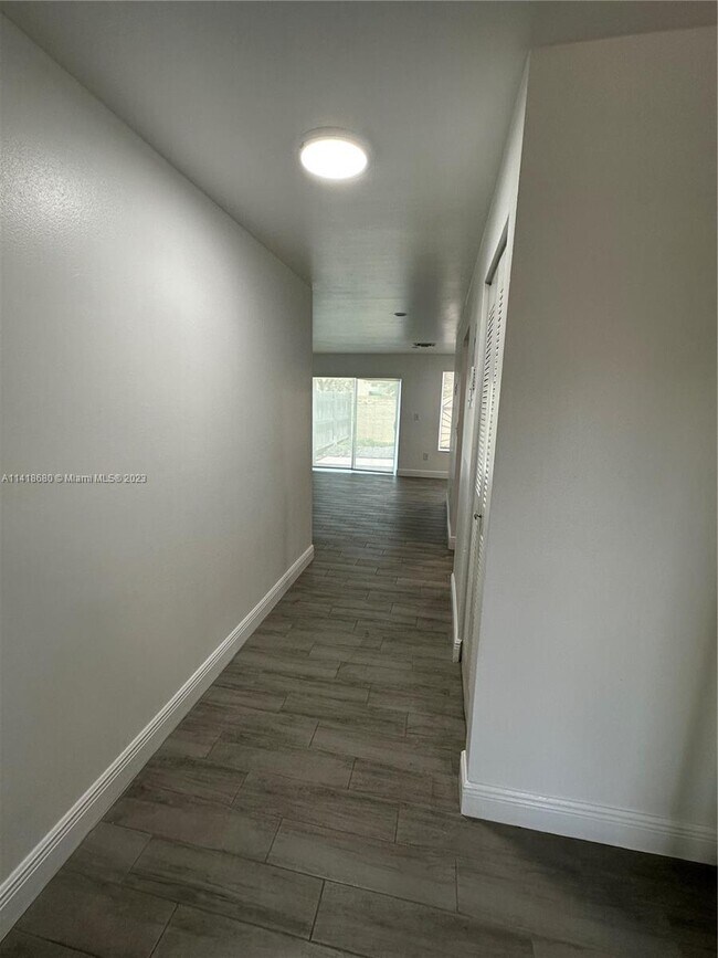 Photo - 2050 SW 122nd Ave