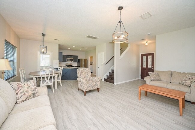 Photo - 10607 Criswell Dr