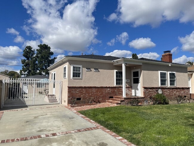 2019 N Maple St