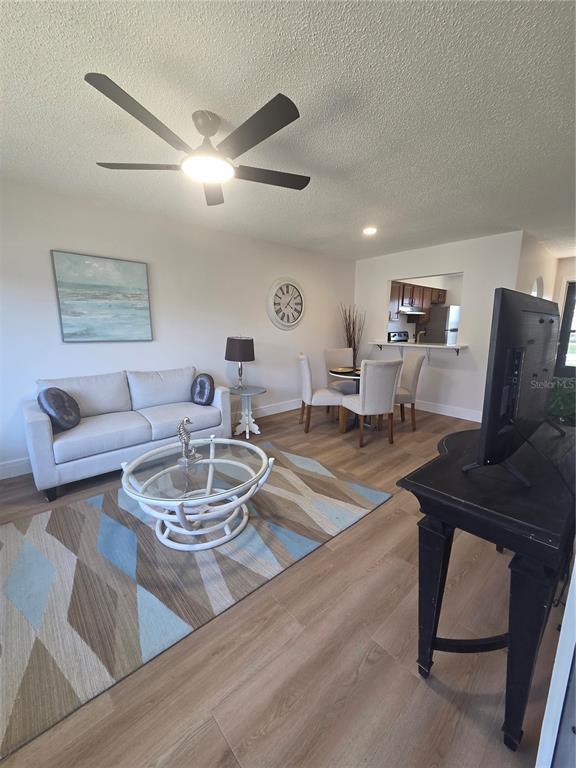 Photo - 13719 Mission Oaks Blvd