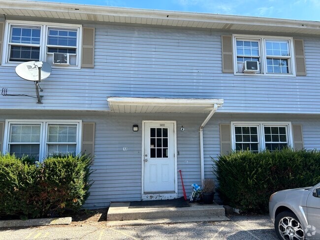 Building Photo - 12 Baker Rd Unit 1 Rental