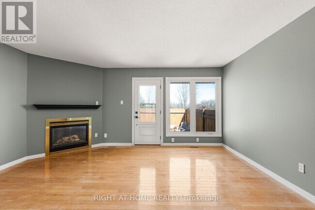 Photo - 4338 Meadowvale Ln