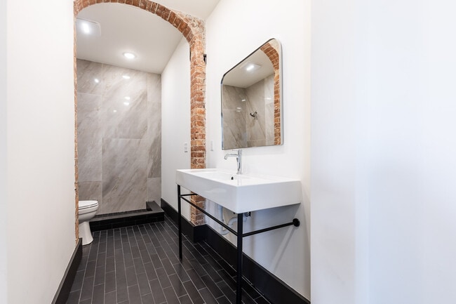 Primary bathroom - 728 E McMillan St Unit 4