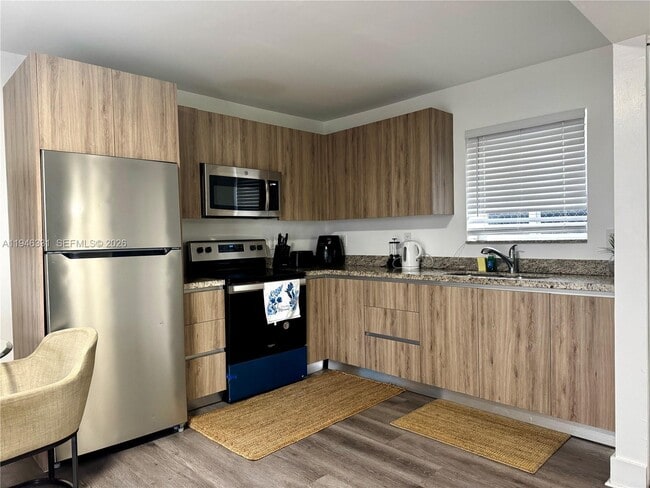 Photo - 1684 SW 10th St Unit 5