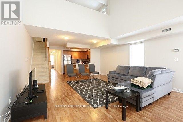 Photo - 12 Brian Peck Crescent