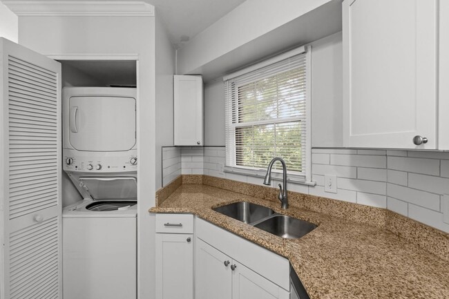 Photo - Prime Norfolk Living -2 Bed, 2.5 Bath Near Colley Ave & Naval Station!