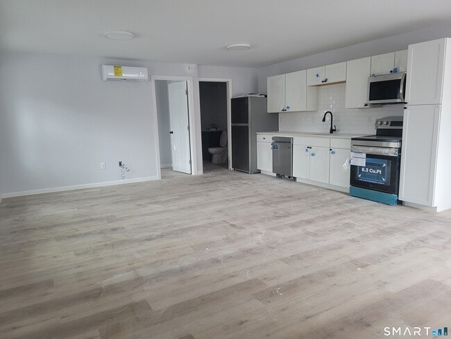 Photo - 194 Hartford Rd Unit B