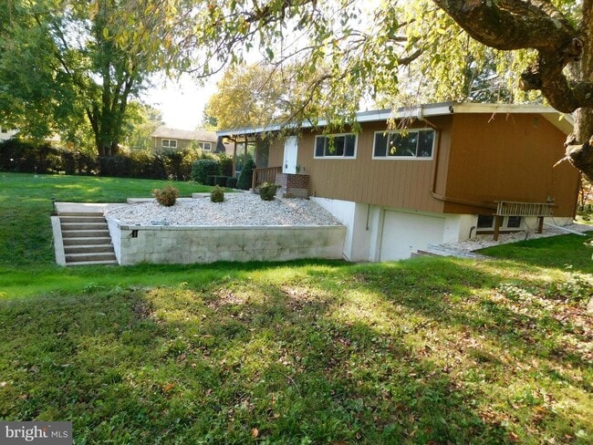 1242 S Governors Ave