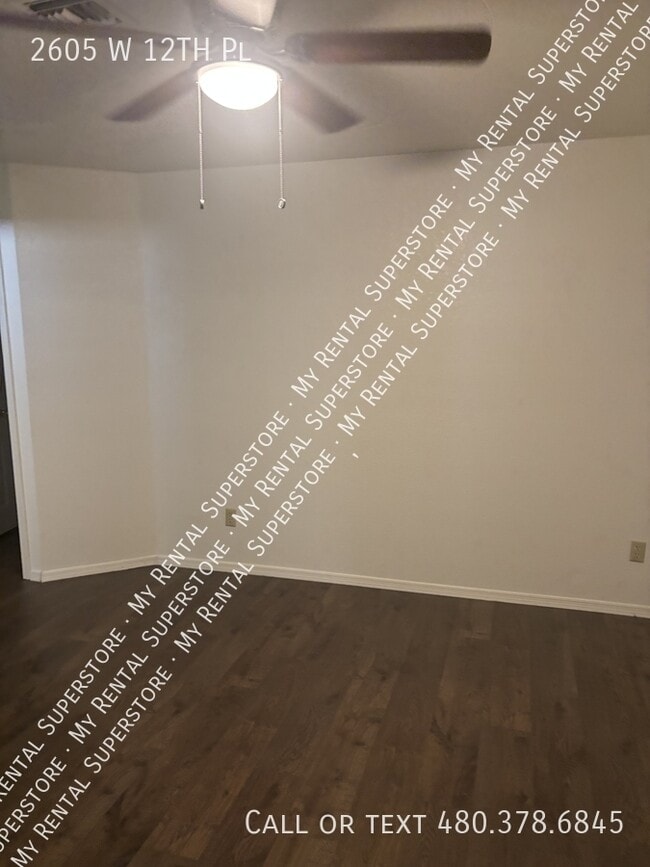 2605 W 12th Pl