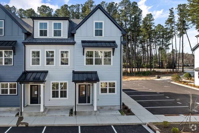 Building Photo - Newly Built 4BD, 3.5BA End-Unit Raleigh To... Rental