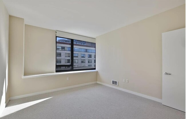 Photo - 260 King St Condo Unit 611