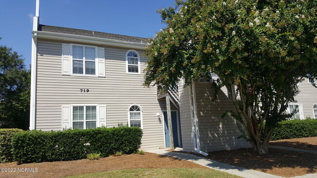 Photo - 719 Bragg Dr Townhome