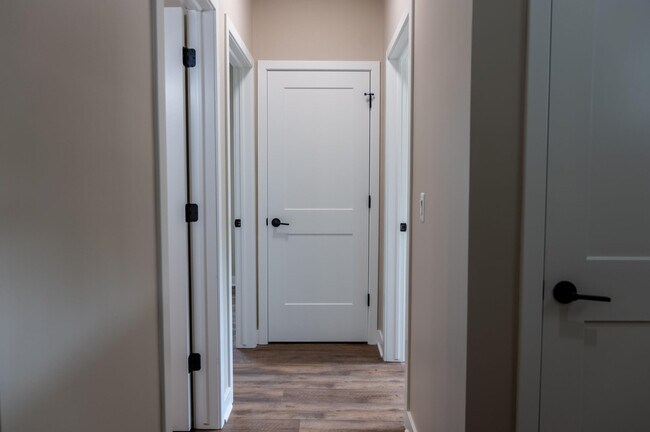 Photo - 8463 Oak Shade Cir