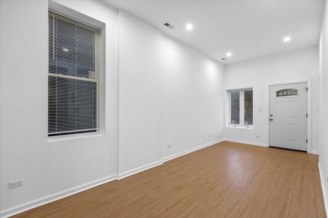 Photo - 1313 W Chicago Ave