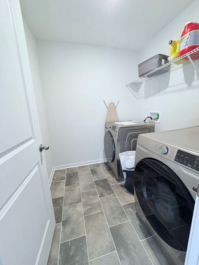 Photo - Charming 4 beds 2.5 baths in Newark!