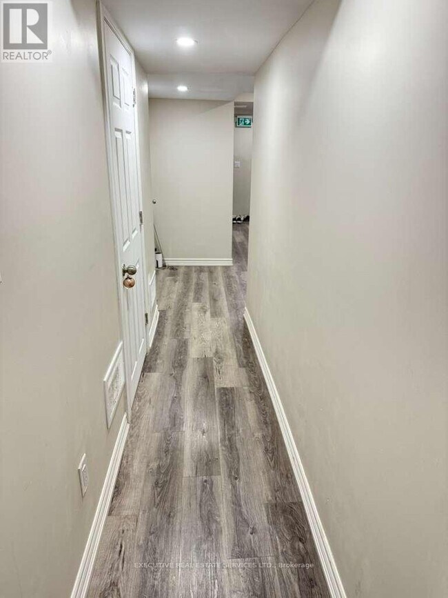 Photo - 40 Roulette Cres