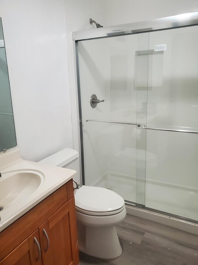 Bath - 991 Wren Dr Unit 02