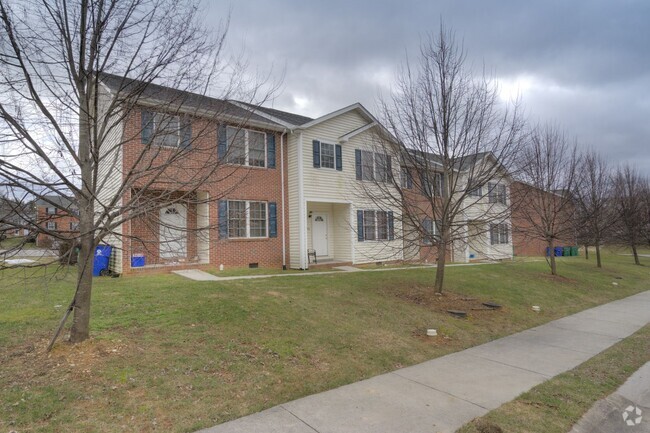 Building Photo - New Kent Townhomes Unit 354 New Kent Road
