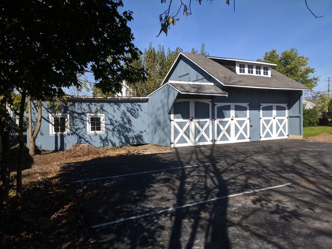 Photo - 209 E Union St