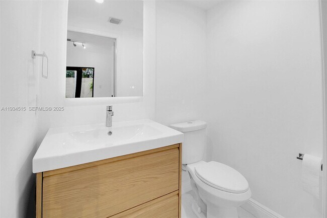 Photo - 3204 Bird Ave