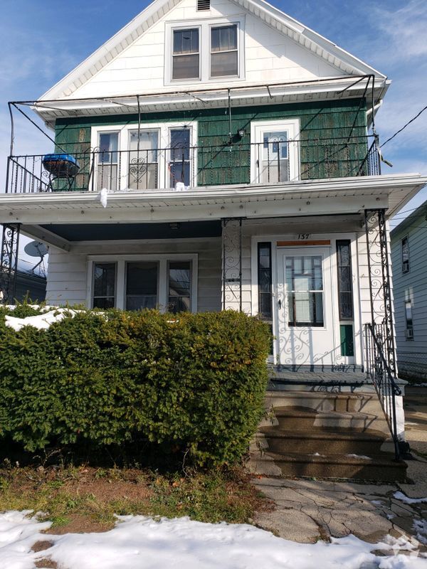 Building Photo - 137 Laird Ave Rental
