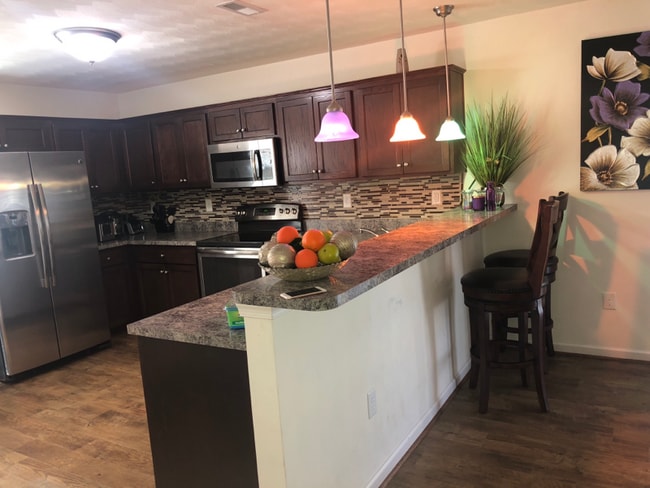 Building Photo - 3406 Bainbridge Blvd