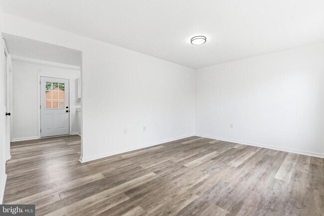 Photo - 204 Banbury Terrace