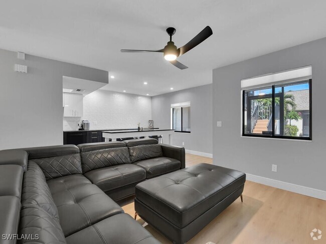 Building Photo - 610 SW 47th Terrace Unit 2 Rental