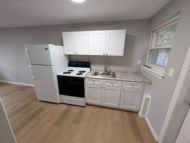 Photo - 1113 Portland-Cobalt Rd