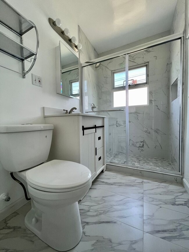 Photo - RENOVATED BALLARD 3 BED, 2 BATH DUPLEX UNI...