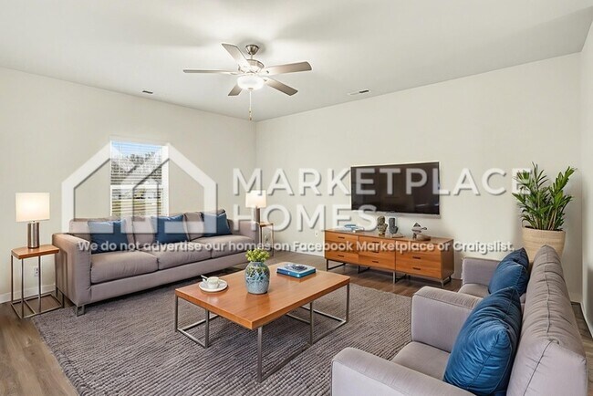 Photo - 2047 Lala Loop