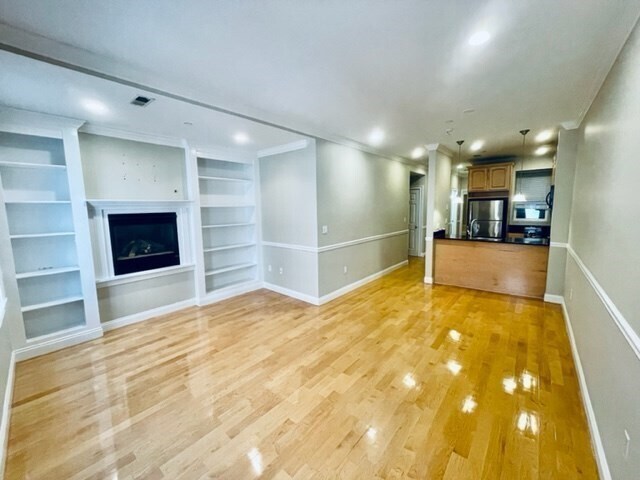 Building Photo - 33 N Bennet St Unit 2 Rental