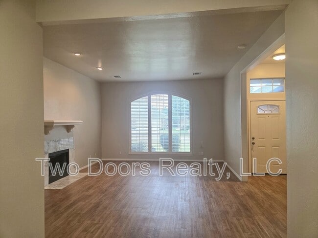 Photo - 13820 Oakmond Rd