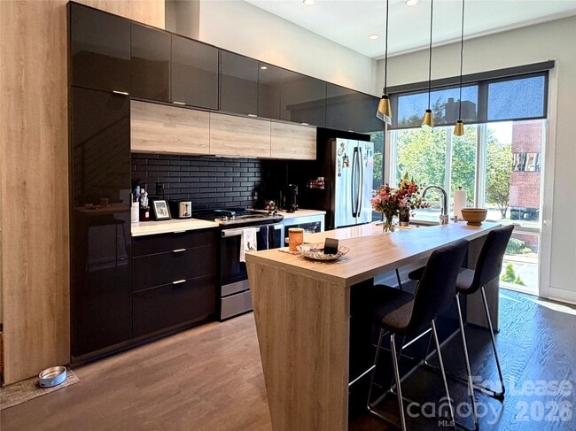 Photo - 1070 Kenilworth Ave