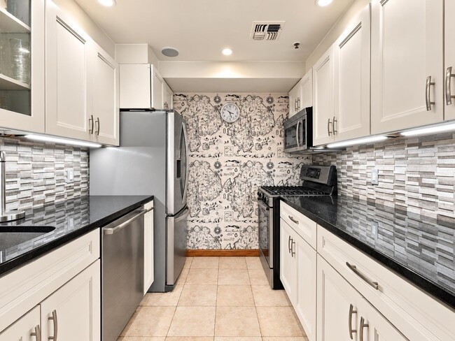 72 Park Ave Unit 3B