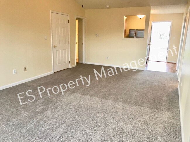 Photo - Great 3 Bedroom 2 Bathroom Ranch Style Hom...