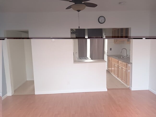 Building Photo - 10946 Otsego St Unit 2