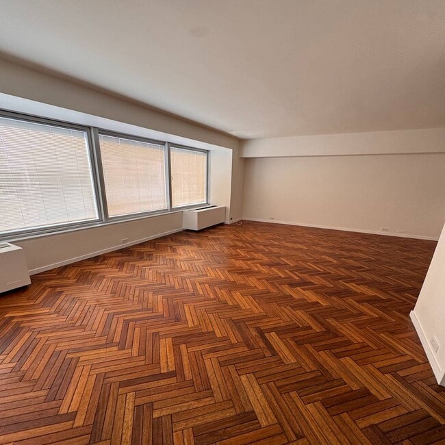 Building Photo - 150 W 56th St
