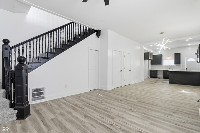 Photo - 29 N State Ave