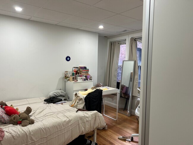 1 Foster St Unit 2