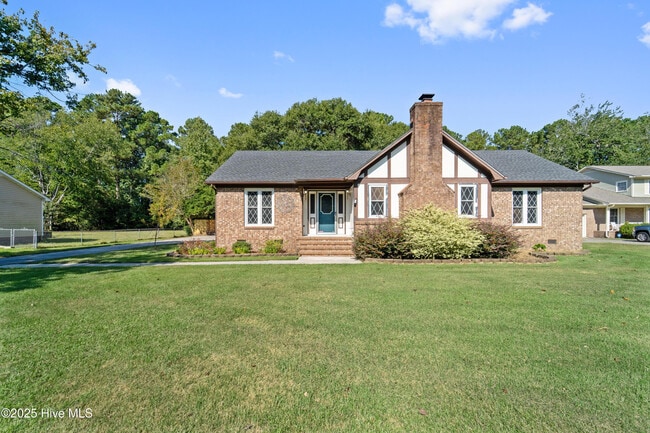 Building Photo - 104 Columbia Dr