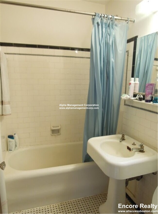 Photo - 349 Pleasant St