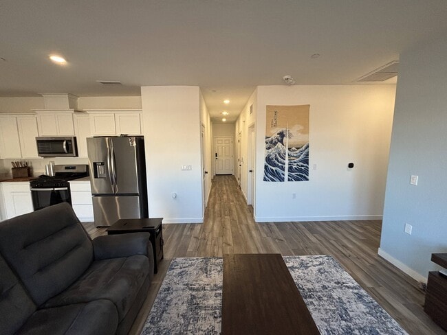 Photo - 1872 W Graham St