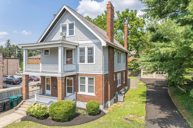 Building Photo - Grand Vista 6166-6170